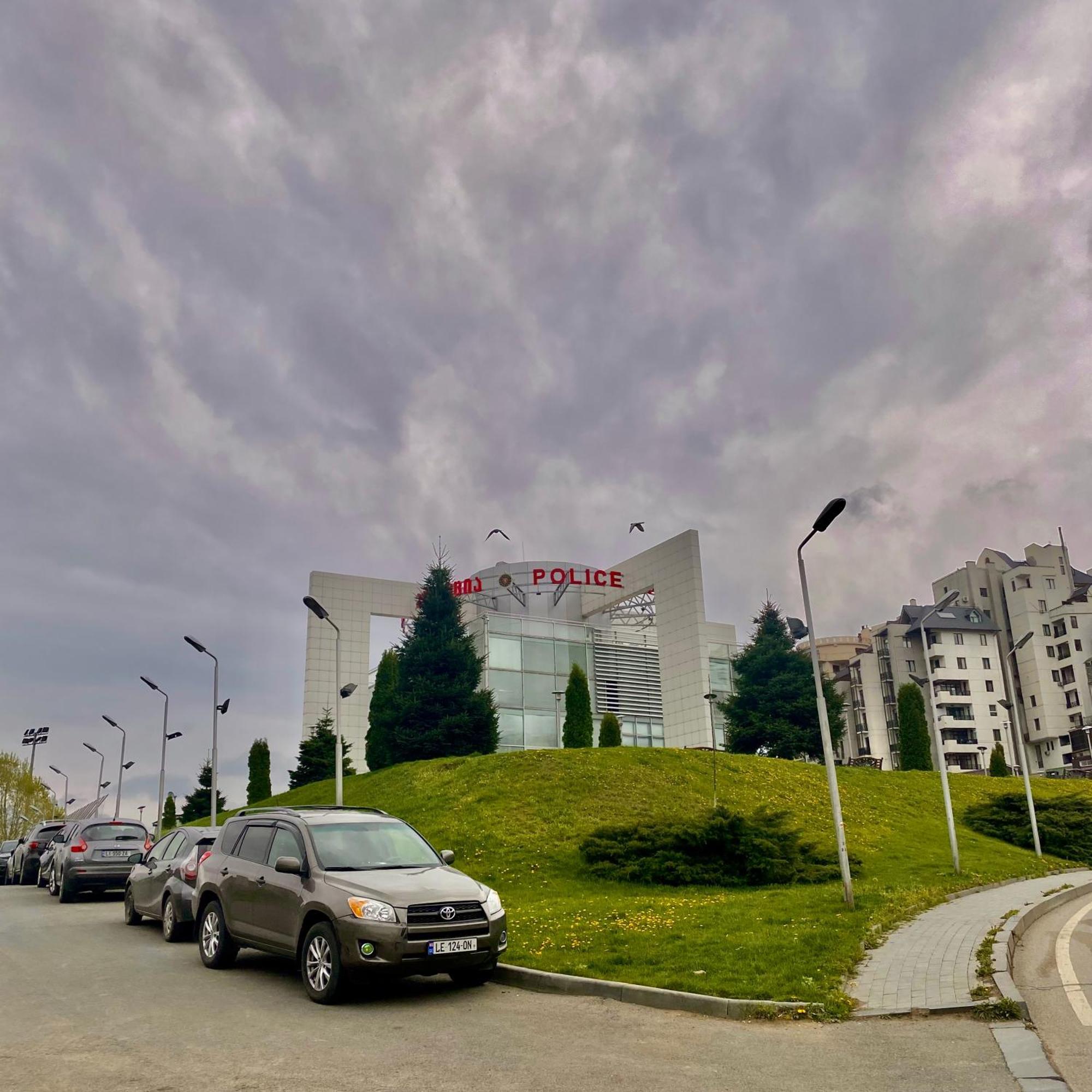 Tbilisi Apartment Tennis Court Exterior foto